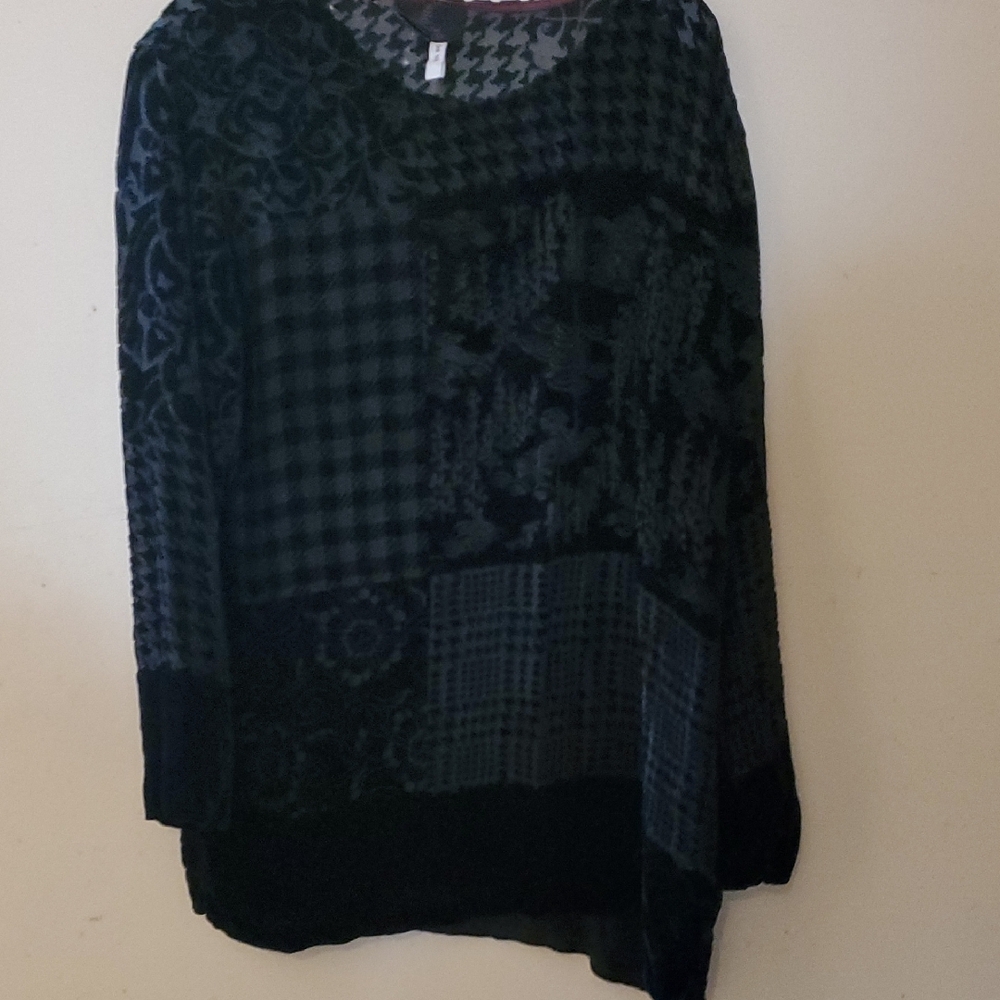 English Eccentrics Black and Gray Patterned Top